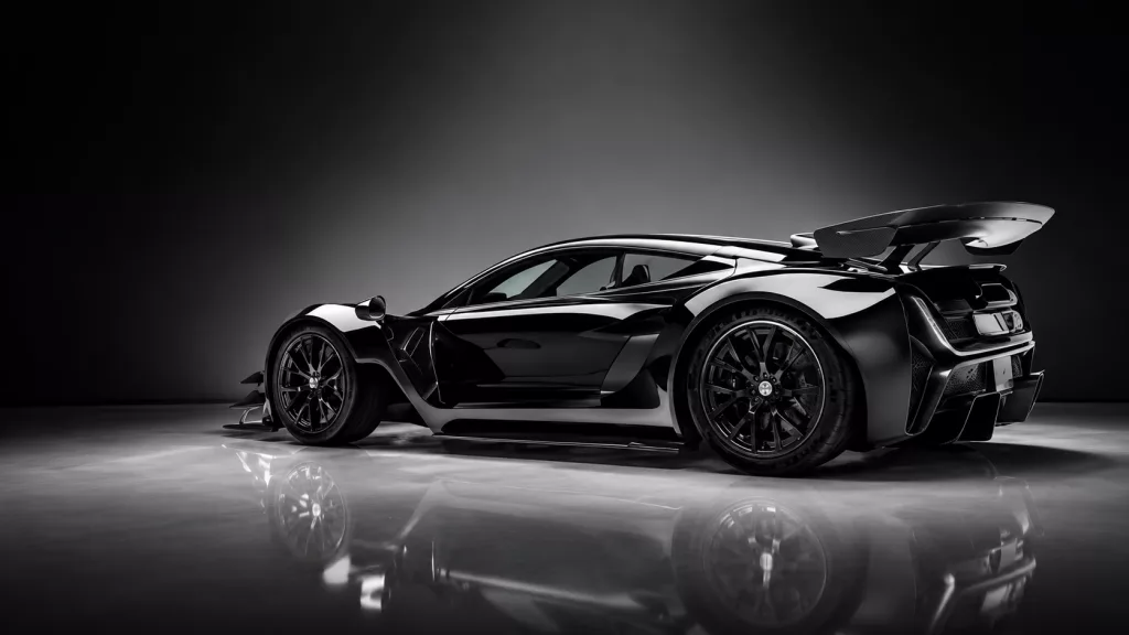 The Czinger 21C hypercar showcasing its jet-fighter inspired aerodynamic design and 3D-printed chassis components